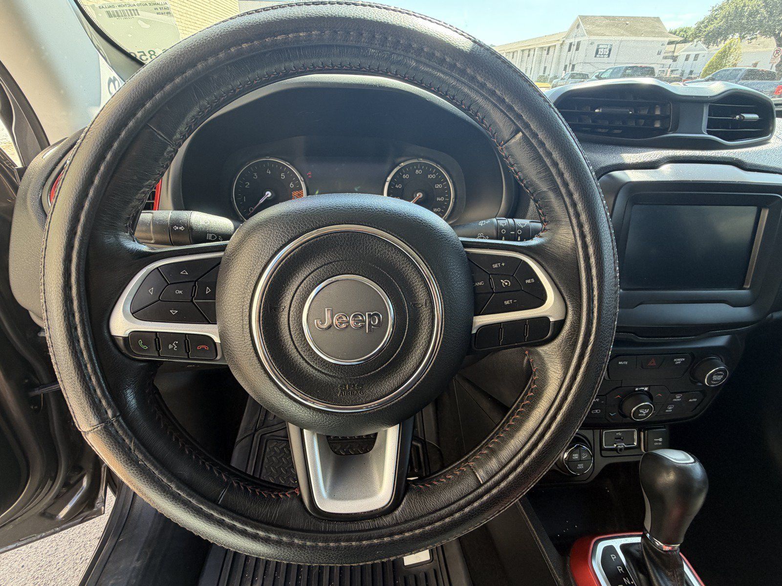 Used 2019 Jeep Renegade Trailhawk AWD/4WD image 8