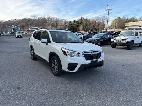 Used 2019 Subaru Forester Premium w/ All-Weather Package image 1