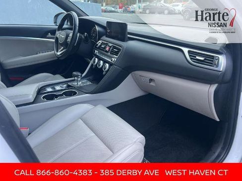 Used 2023 Genesis G70 2.0T image 14