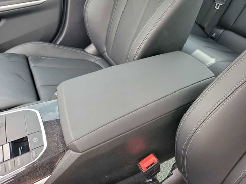 Used 2024 BMW 330i Sedan w/ Convenience Package image 16