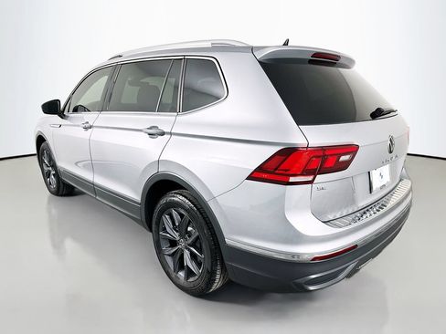 Used 2023 Volkswagen Tiguan SE FWD image 7