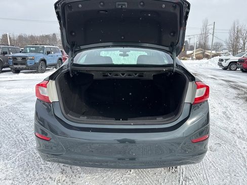 Used 2017 Chevrolet Cruze LT image 4