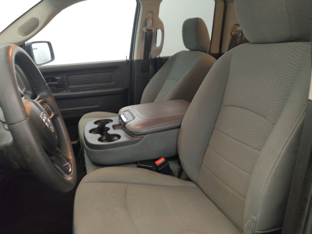 Used 2018 RAM 1500 Express w/ Black Ram 1500 Express Group AWD/4WD image 17