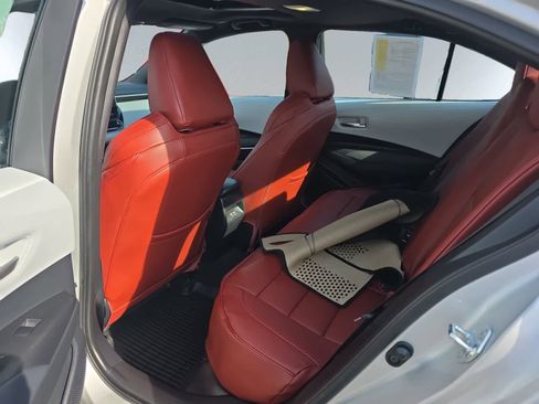 Used 2025 Toyota Corolla SE w/ SE Premium Package FWD image 18