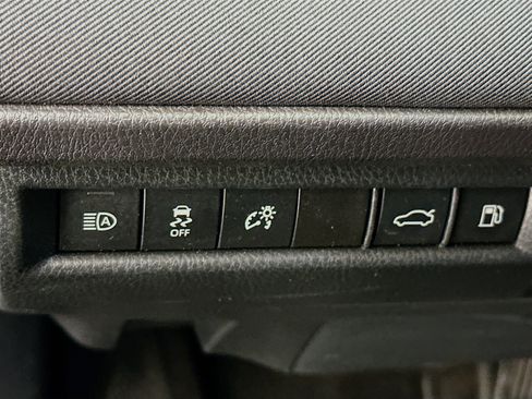 Used 2025 Toyota Camry LE image 17