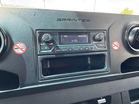Used 2025 Mercedes-Benz Sprinter 2500 image 14