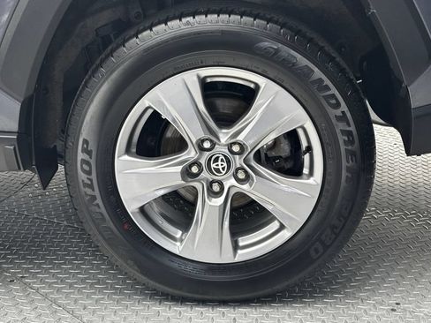 Used 2025 Toyota RAV4 XLE AWD/4WD image 3