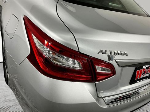 Used 2016 Nissan Altima 2.5 SV FWD image 23