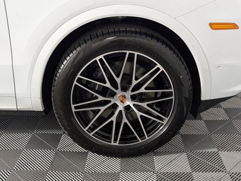 New 2026 Porsche Cayenne image 14