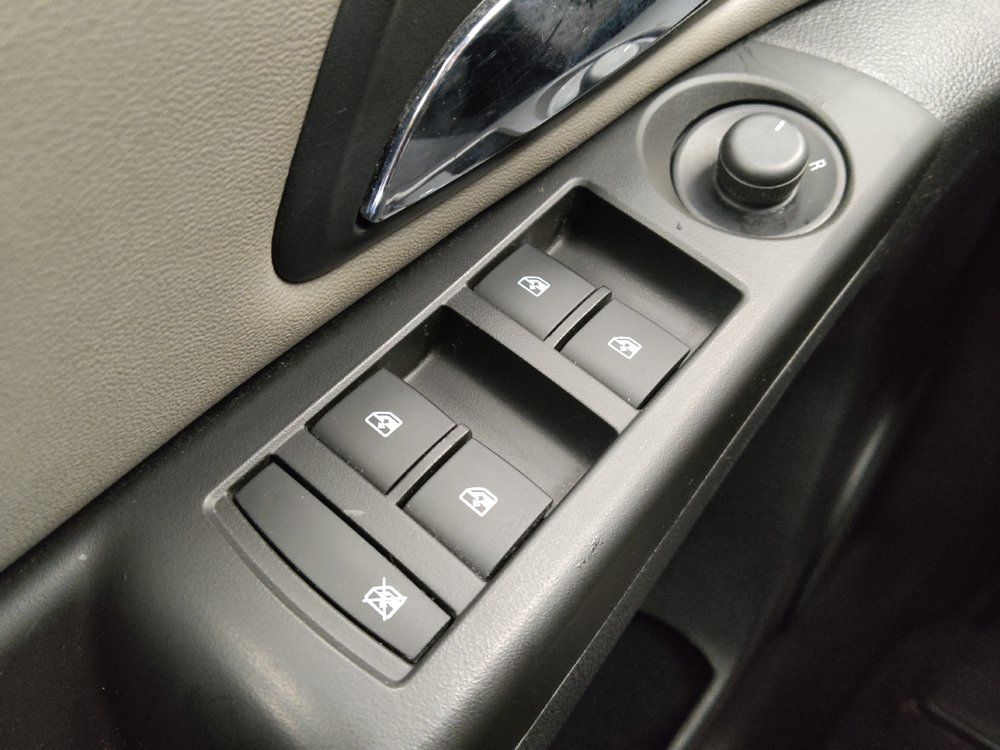 Used 2014 Chevrolet Cruze LS FWD image 27