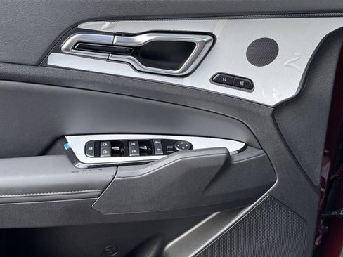 New 2025 Kia Sportage SX image 7