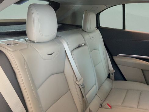 Used 2021 Cadillac XT4 Luxury w/ Cold Weather Package FWD image 35