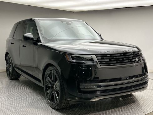 Certified 2025 Land Rover Range Rover SE image 15