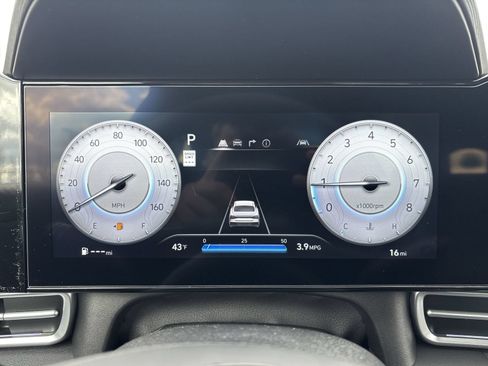 Used 2026 Hyundai Elantra Limited FWD image 18