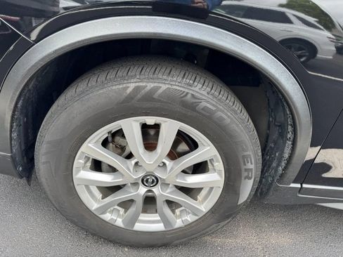 Used 2017 Nissan Rogue SV AWD/4WD image 4