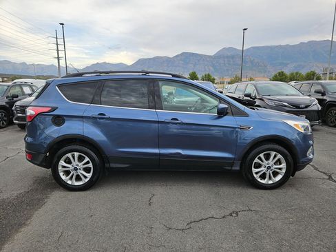 Used 2018 Ford Escape SE AWD/4WD image 2
