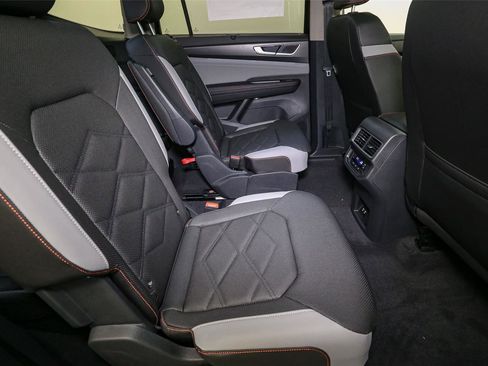 New 2026 Volkswagen Atlas Peak Edition image 18