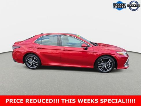 Used 2024 Toyota Camry XLE FWD image 4