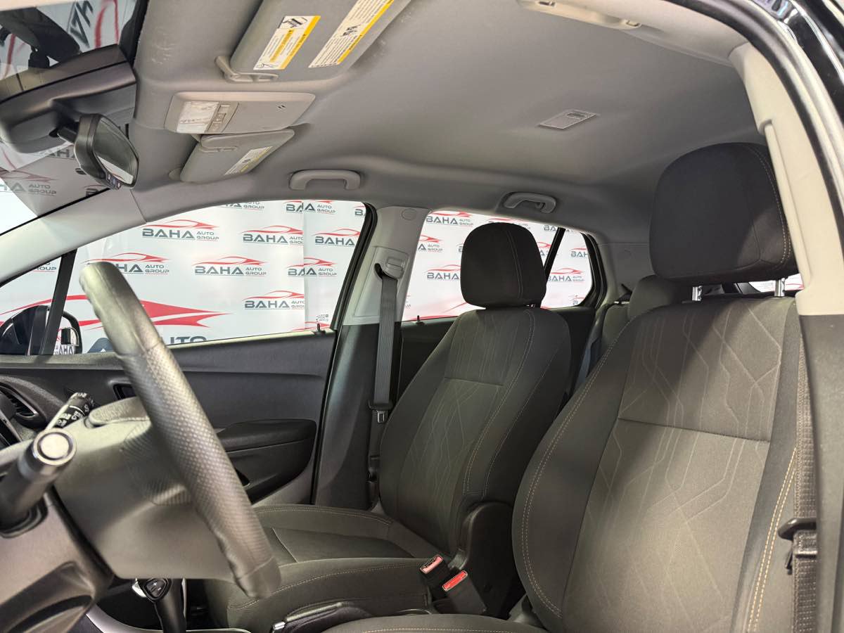 Used 2020 Chevrolet Trax LT AWD/4WD image 24