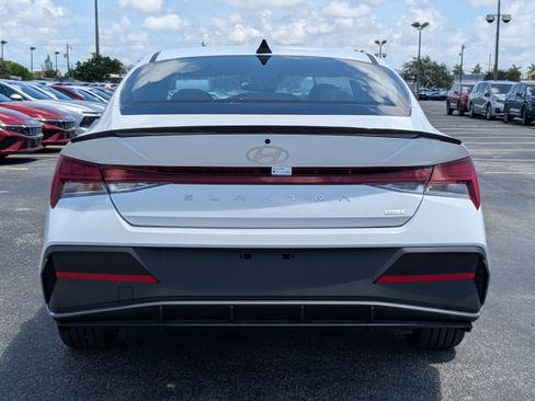 New 2025 Hyundai Elantra SEL image 5