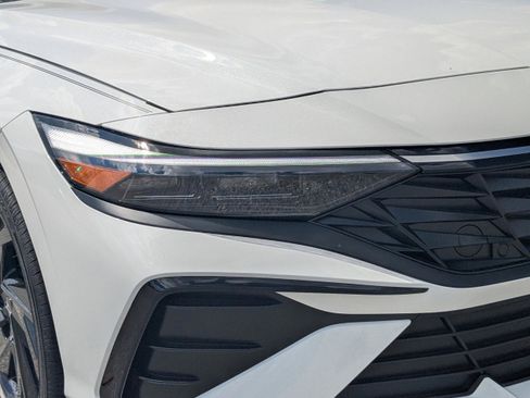 New 2026 Hyundai Elantra SEL Sport Premium FWD image 11
