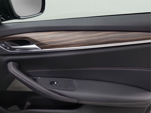 Used 2023 BMW 540i xDrive image 9