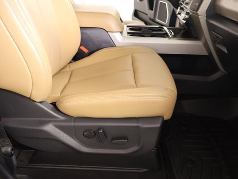 Used 2022 Ford F250 Lariat w/ Chrome Package image 14