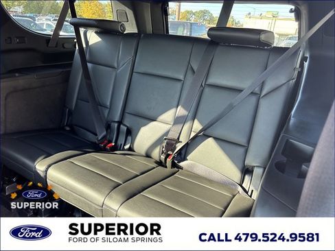 Used 2022 Cadillac Escalade ESV Luxury w/ LPO, Illumination Package image 19