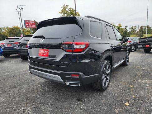 Used 2023 Honda Pilot Elite image 7