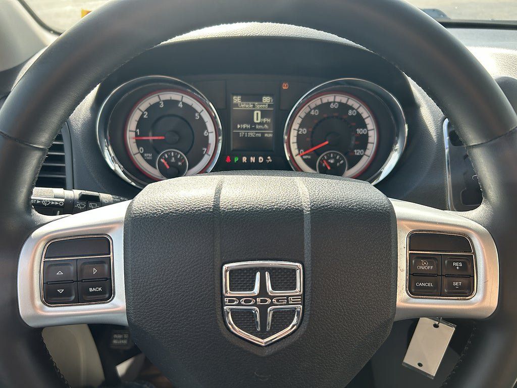 Used 2013 Dodge Grand Caravan SXT w/ Rear Park Assist Pkg FWD image 14