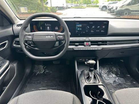 Used 2025 Kia K4 FWD image 24