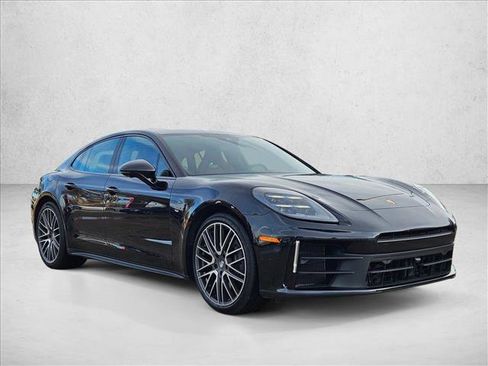 Used 2024 Porsche Panamera image 3