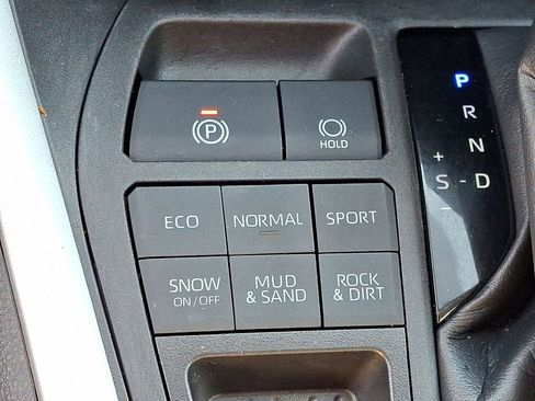 Used 2023 Toyota RAV4 LE image 26