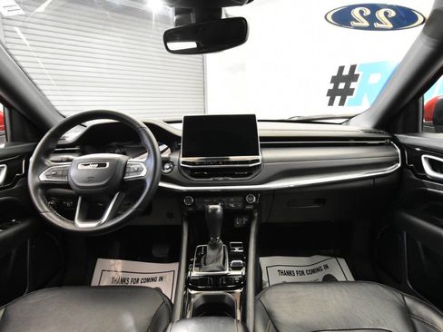 Used 2022 Jeep Compass Limited image 17