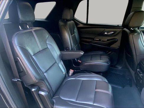 Used 2023 Chevrolet Traverse RS AWD/4WD image 20