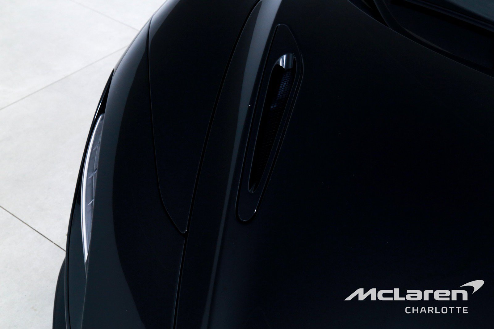 Used 2024 McLaren 750S RWD image 27