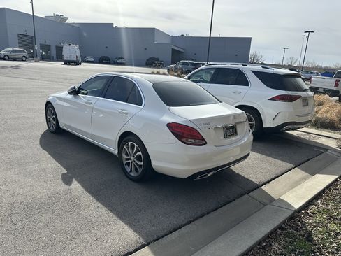 Used 2017 Mercedes-Benz C 300 4MATIC Sedan image 4