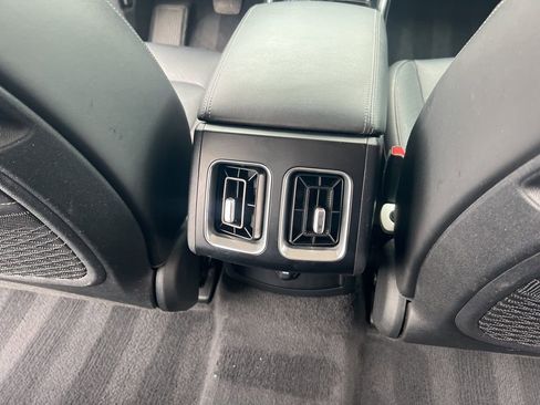 Certified 2025 Kia Sorento S image 19