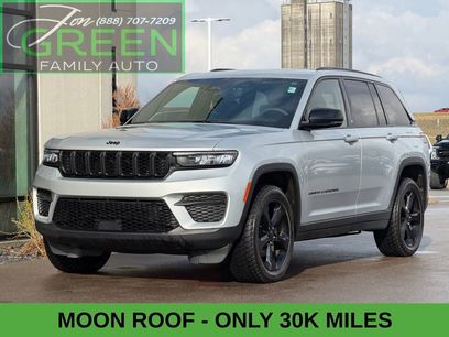 Used 2023 Jeep Grand Cherokee Altitude
