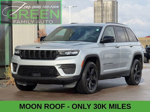 Used 2023 Jeep Grand Cherokee Altitude image 1