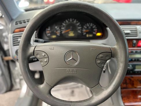 Used 2001 Mercedes-Benz E 320 E 320 4dr Sedan image 11