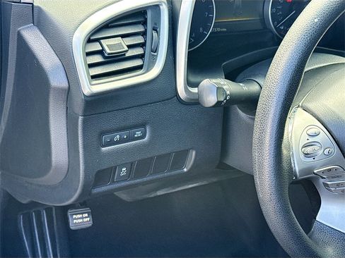 Used 2017 Nissan Murano S w/ Navigation Package image 11