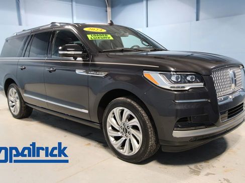 Used 2024 Lincoln Navigator L Reserve image 1