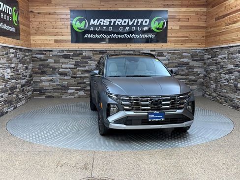 Used 2025 Hyundai Tucson Limited AWD/4WD image 2