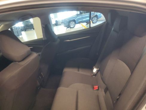 Used 2025 Toyota Camry LE image 10