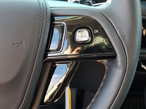 New 2026 Lincoln Aviator AWD image 19