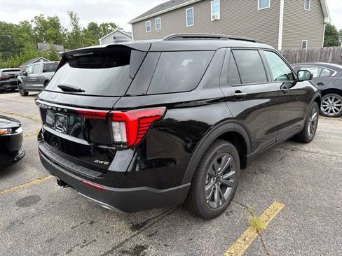 New 2026 Ford Explorer Active w/ Active Comfort Package AWD/4WD image 3
