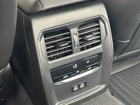 New 2026 BMW 330i Sedan w/ M Sport Package image 11