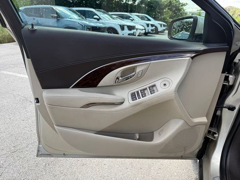 Used 2015 Buick LaCrosse Leather AWD/4WD image 6