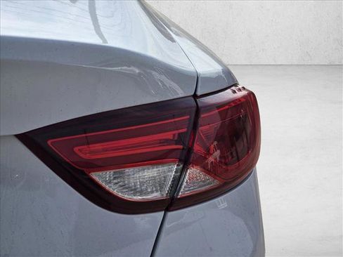 Used 2015 Chrysler 200 Limited w/ Convenience Group image 10